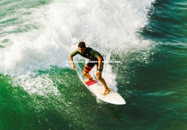 星空_伊涅斯塔深情吐露，难忘绿茵场岁月，初至巴萨每日观摩哈维